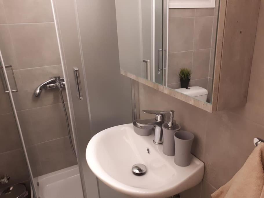 Cozy Seaside Apartment Loutraki Екстериор снимка